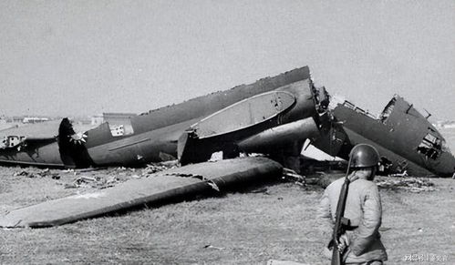 蔣介石的“元寶機(jī)”墜毀湘西，十萬銀元遭村民哄搶始末